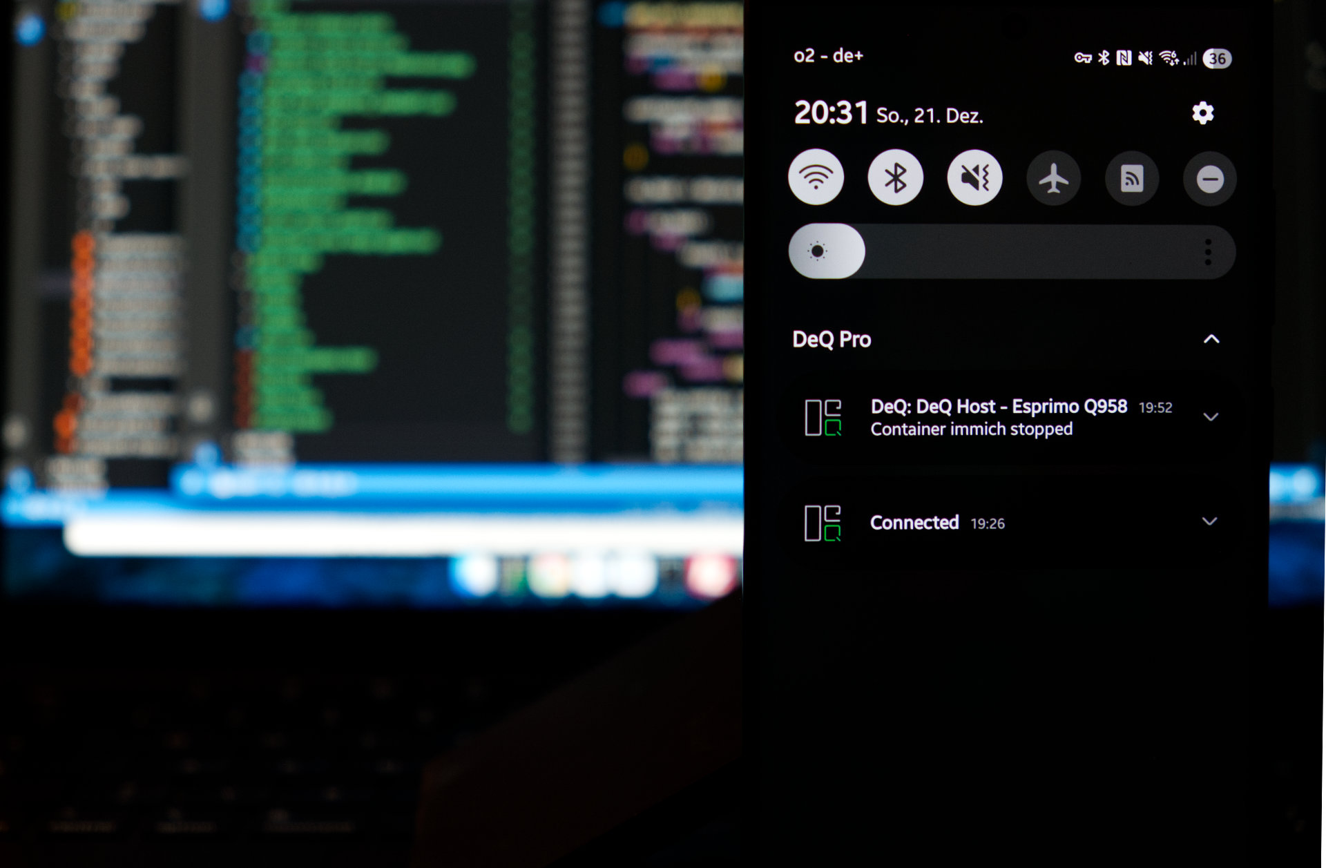 DeQ Android App with Live Wallpaper